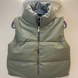 PrettyLittleThing Olive Puffer Vest
